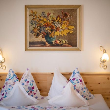 Garni Stuebele Bed & Breakfast Tirolo Exterior photo