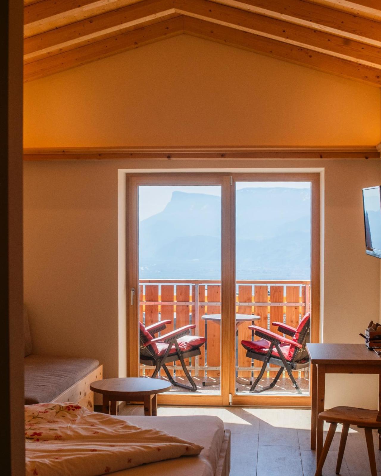 Garni Stuebele Bed & Breakfast Tirolo Exterior photo